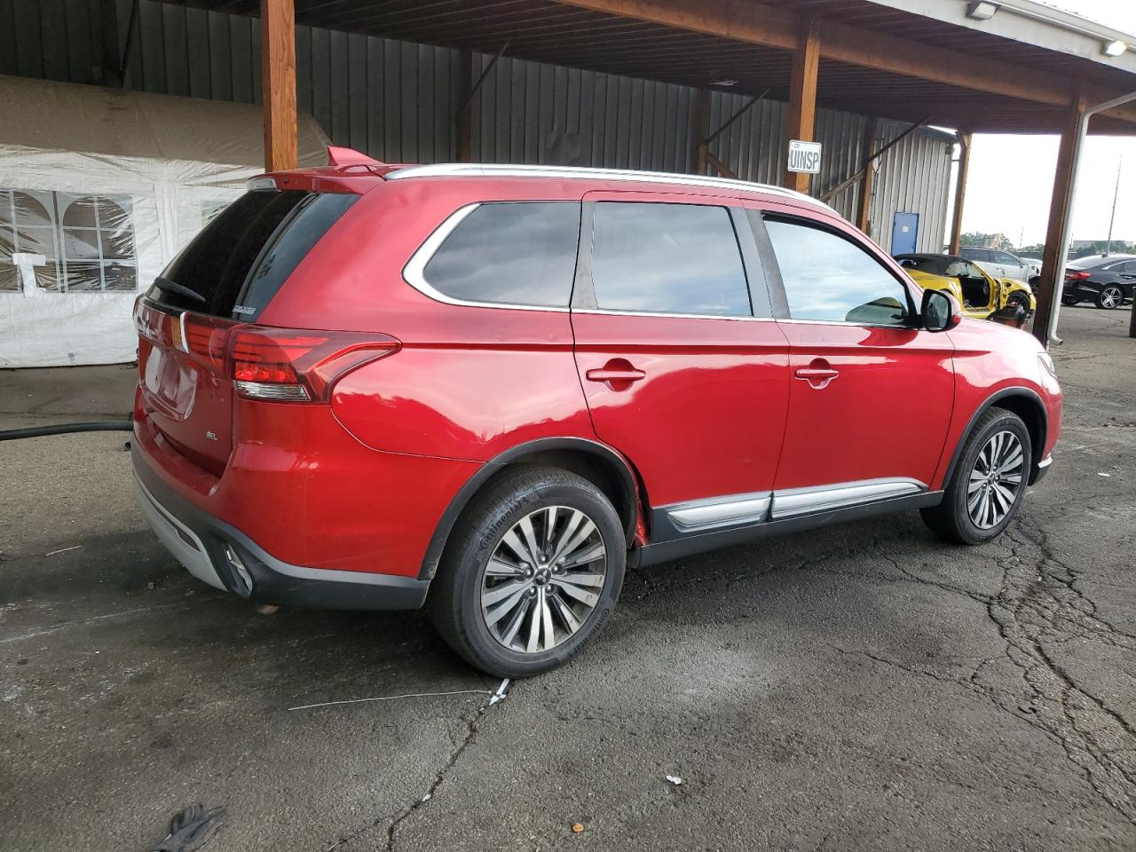 MITSUBISHI OUTLANDER SE