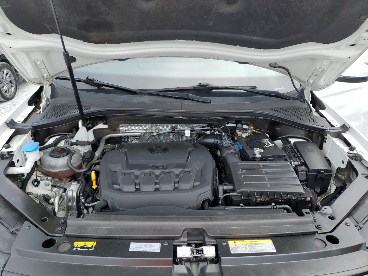 Volkswagen Tiguan s 2021