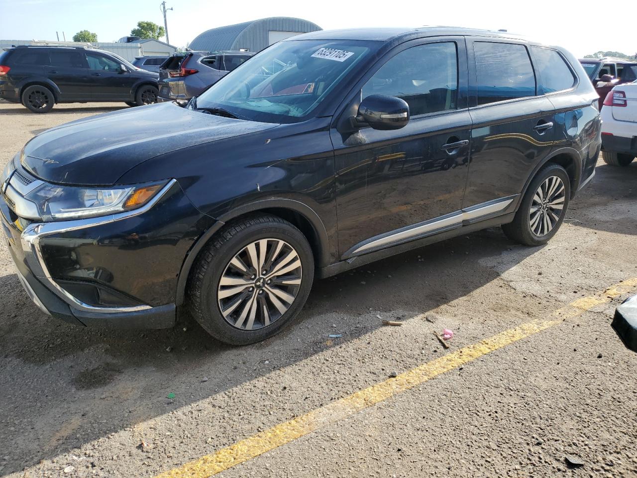 MITSUBISHI OUTLANDER SE
