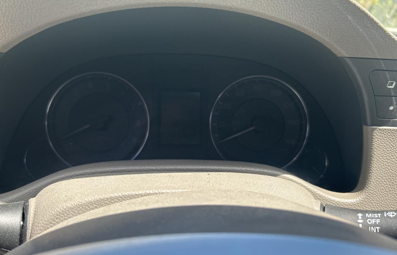 Infiniti G37 base 2011