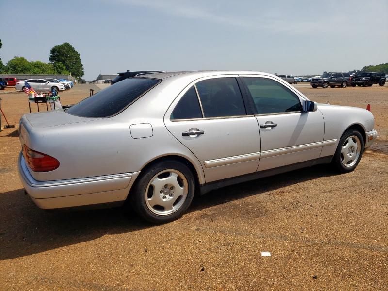 MERCEDES-BENZ E 430 1998 silver  gas WDBJF70F2WA688441 photo #4
