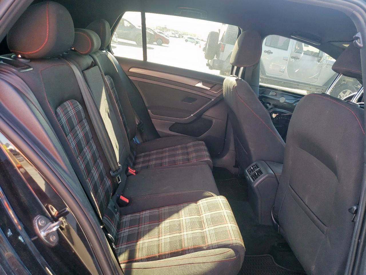 VOLKSWAGEN GOLF GTI S