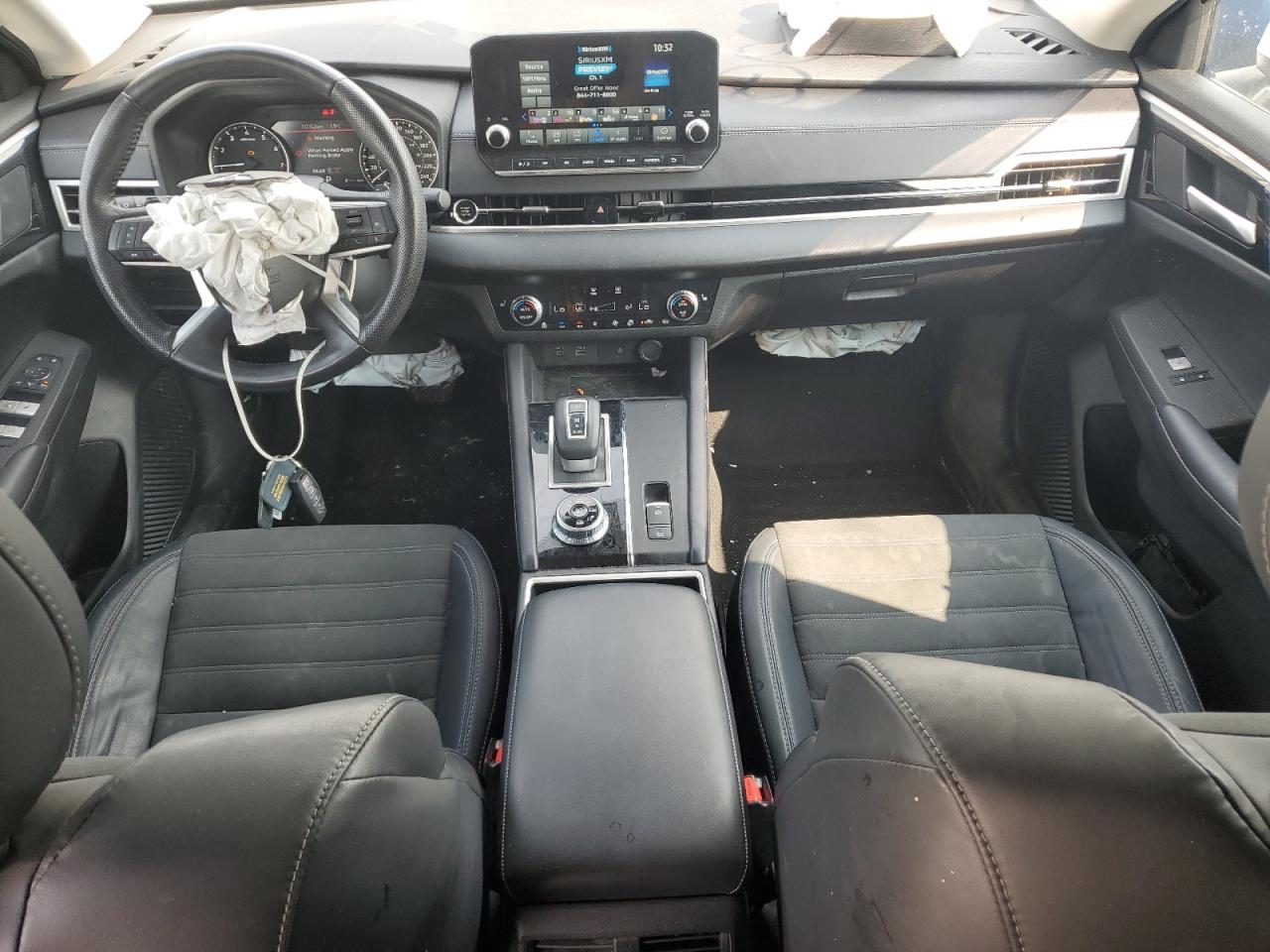 MITSUBISHI OUTLANDER SE