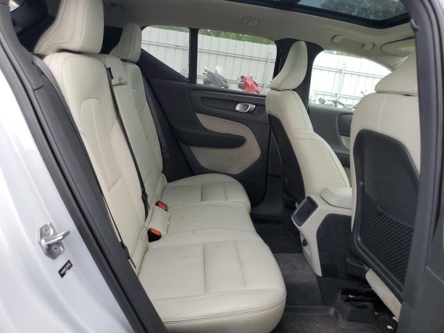 2020 VOLVO XC40 T5 MOMENTUM YV4162UK5L2285360