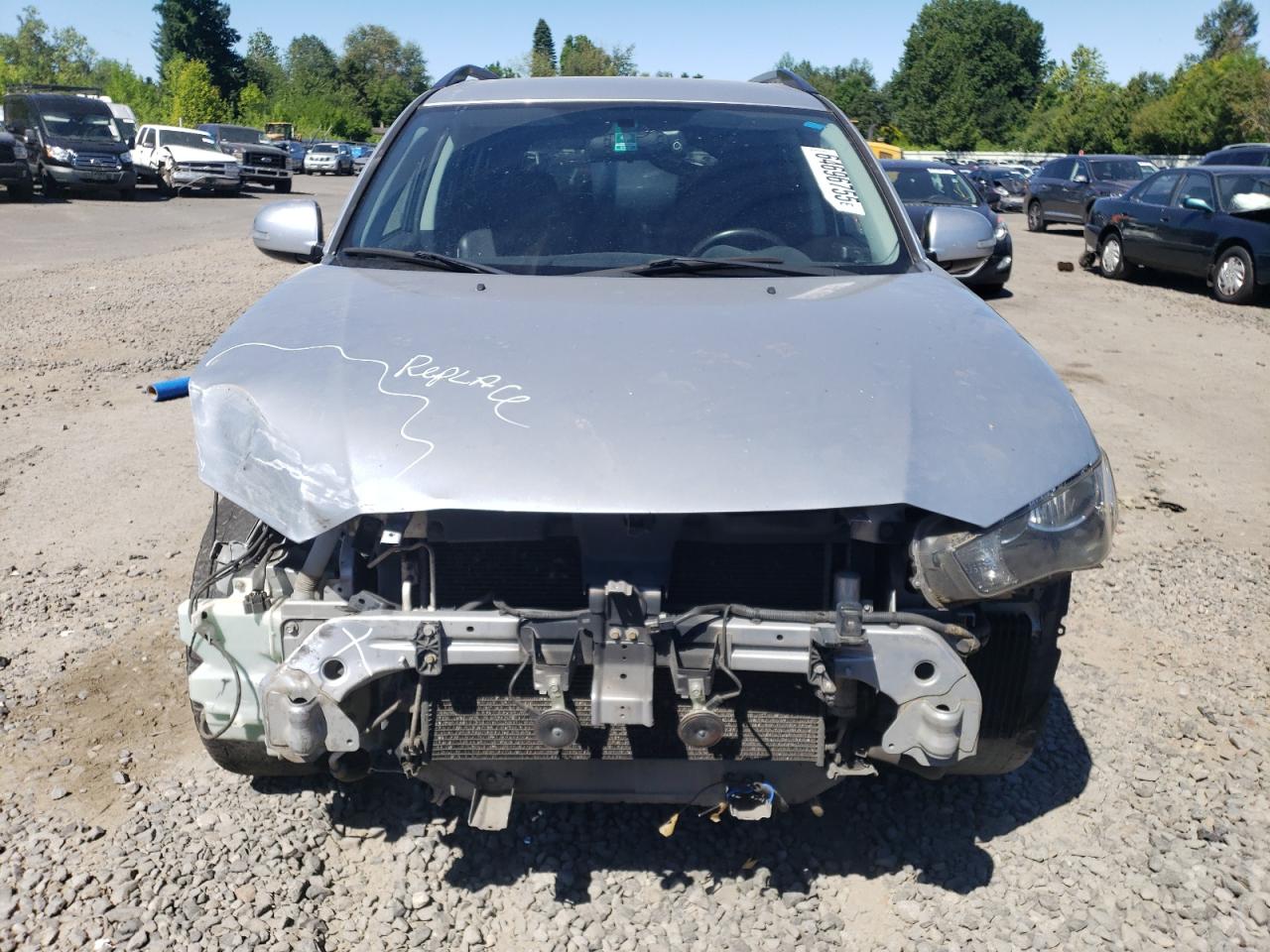 MITSUBISHI OUTLANDER SE