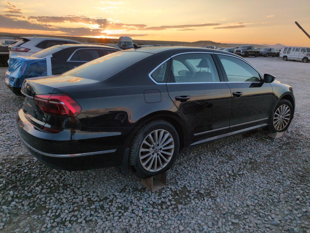 VOLKSWAGEN PASSAT SE