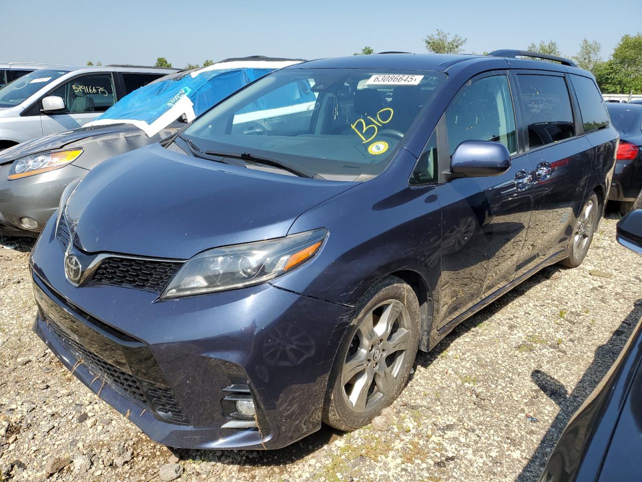 TOYOTA SIENNA SE