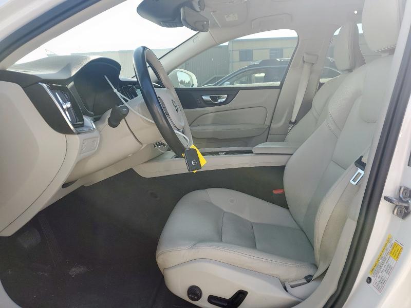 2020 VOLVO V60 T5 MOM YV1102EK5L2376271
