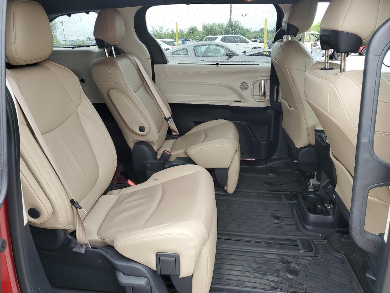 TOYOTA SIENNA LIMITED