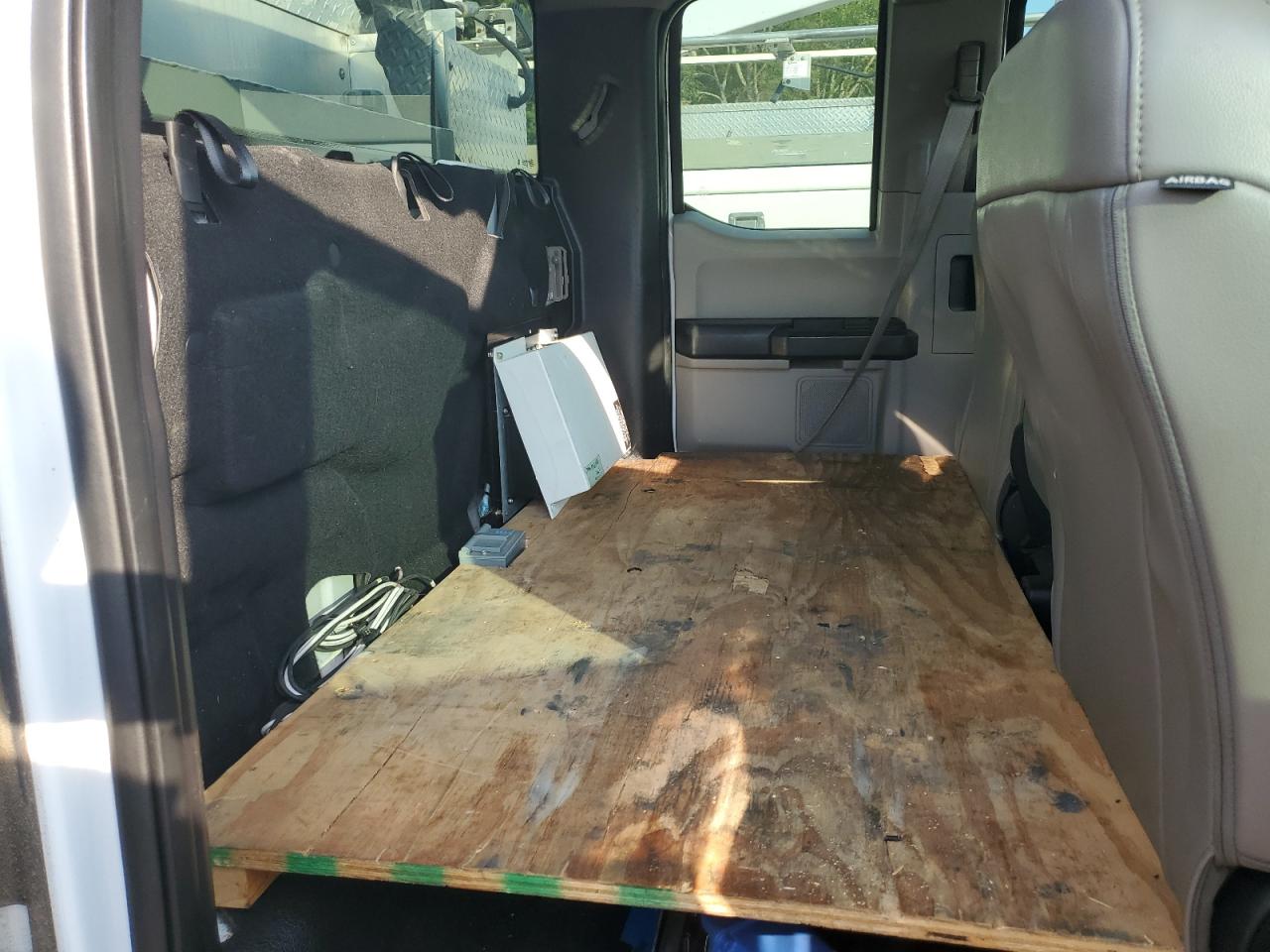 FORD F-550 SUPER DUTY