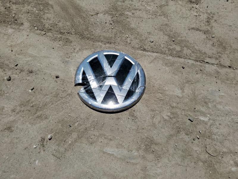 2018 VOLKSWAGEN TIGUAN SE 3VV3B7AX8JM061589