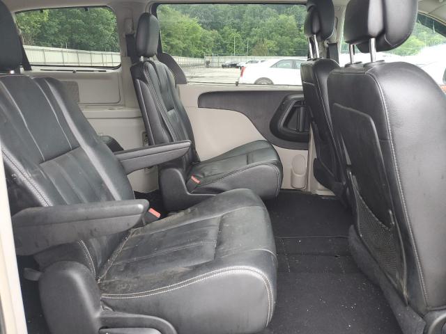 2015 CHRYSLER TOWN & COU 2C4RC1BG1FR726883