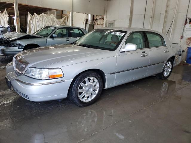 LINCOLN TOWN CAR S