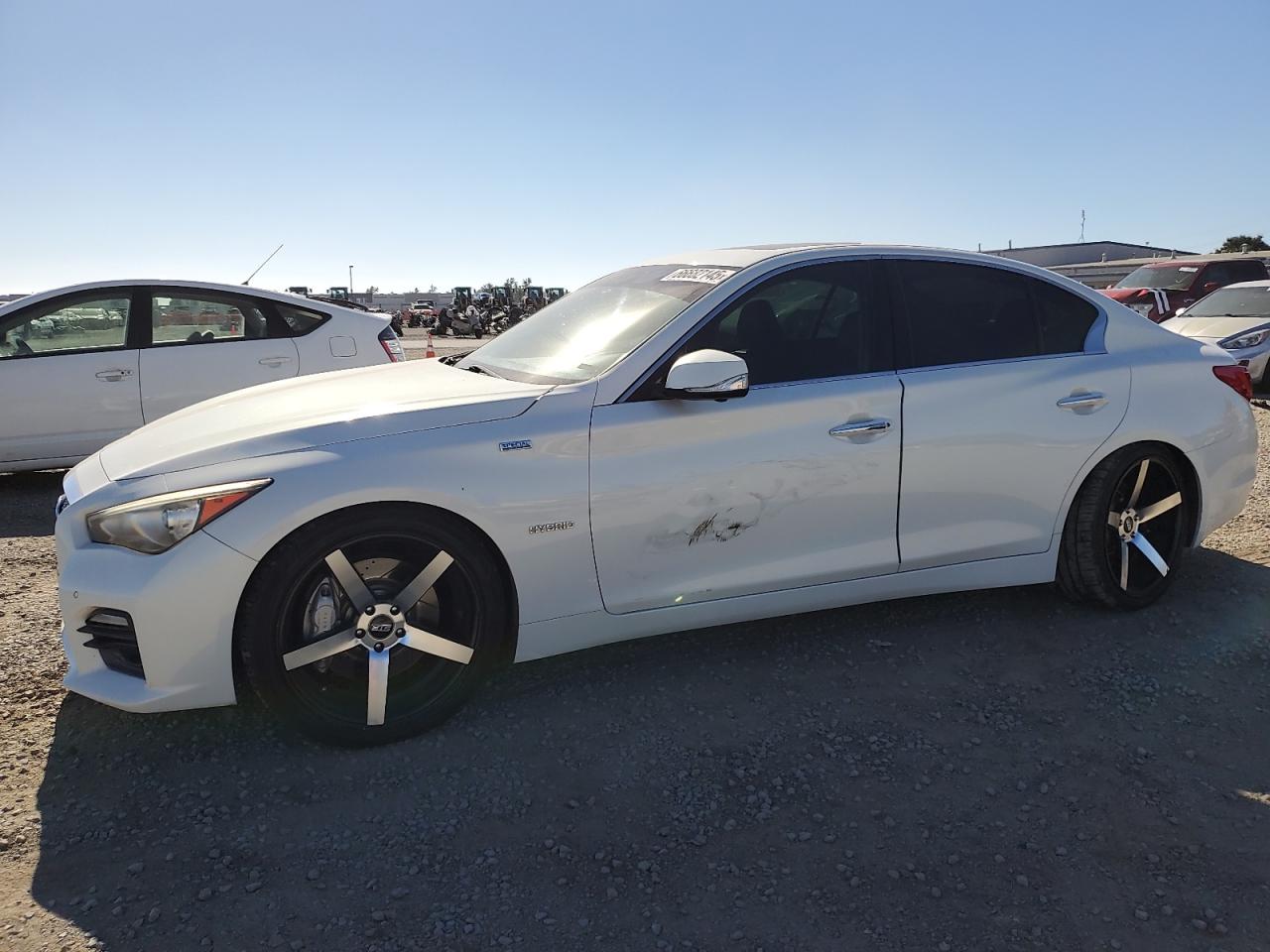 INFINITI Q50 HYBRID PREMIUM
