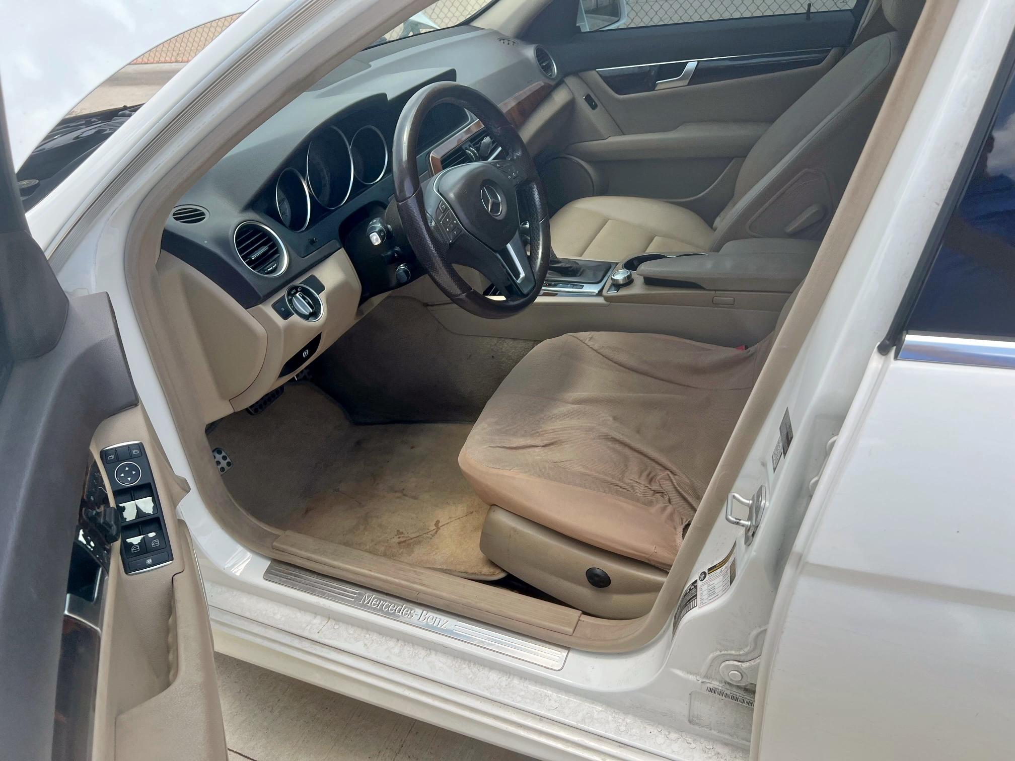 2014 MERCEDES-BENZ C 250 - WDDGF4HB4EA960827