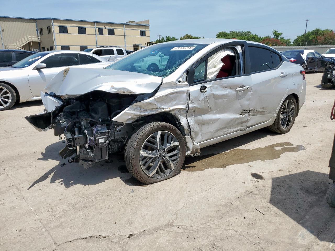 NISSAN VERSA SR