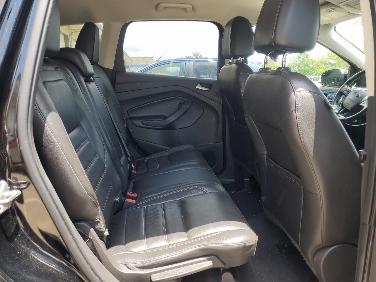 FORD ESCAPE TITANIUM