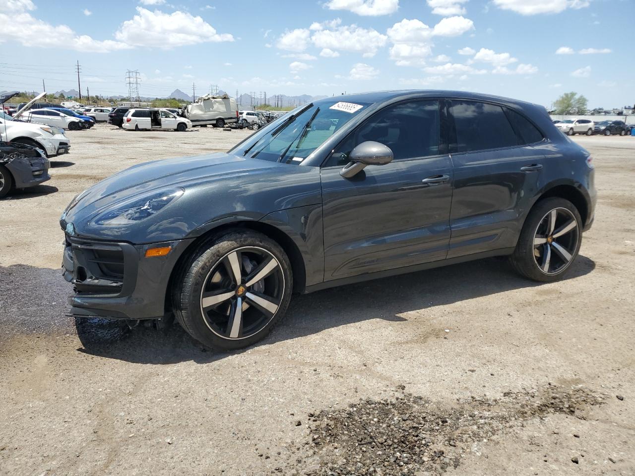 PORSCHE MACAN BASE