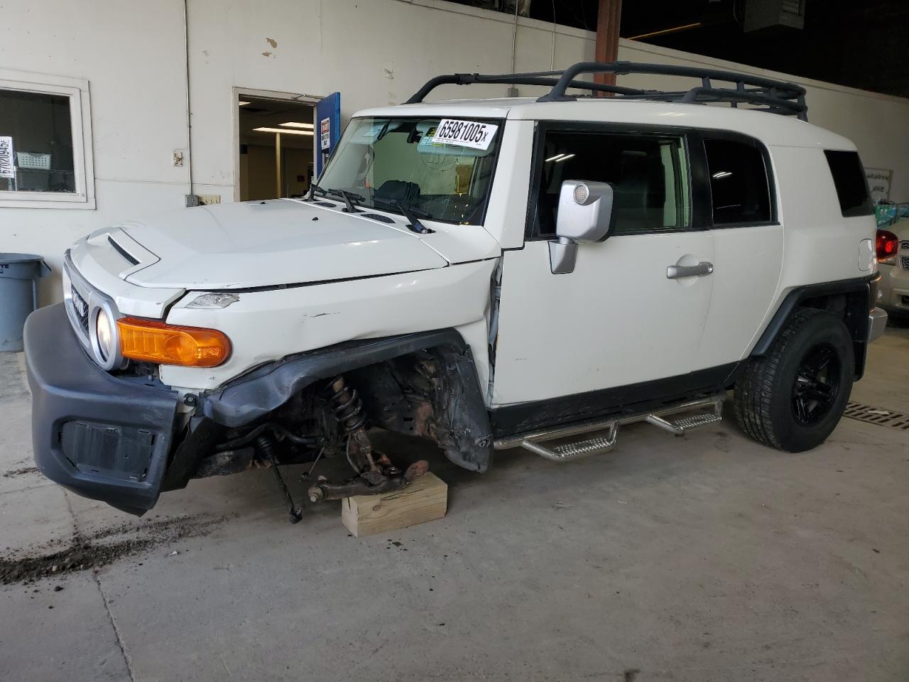 TOYOTA FJ CRUISER