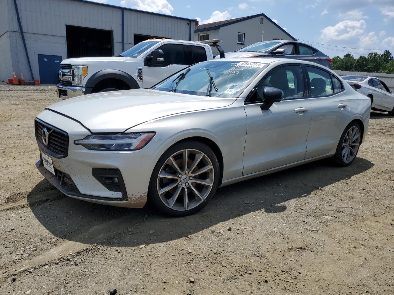 VOLVO S60 T5 MOMENTUM