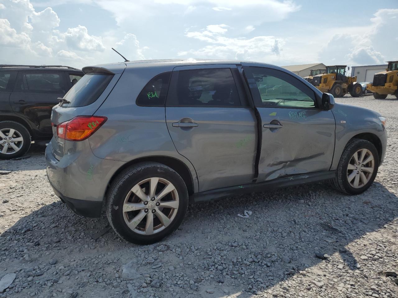 MITSUBISHI OUTLANDER ES