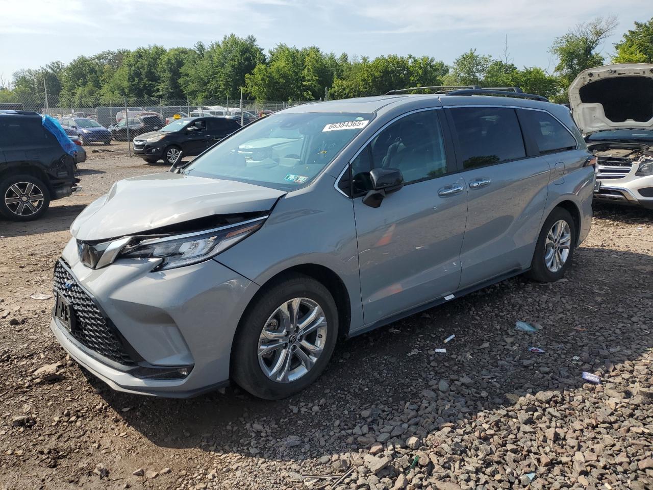 TOYOTA SIENNA XSE
