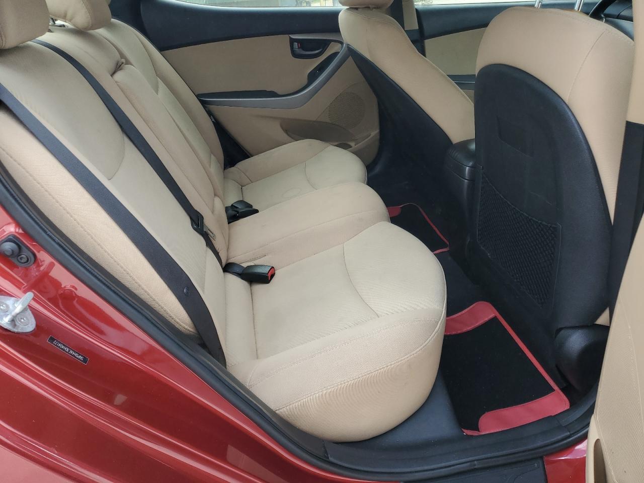 Hyundai Elantra gl 2013