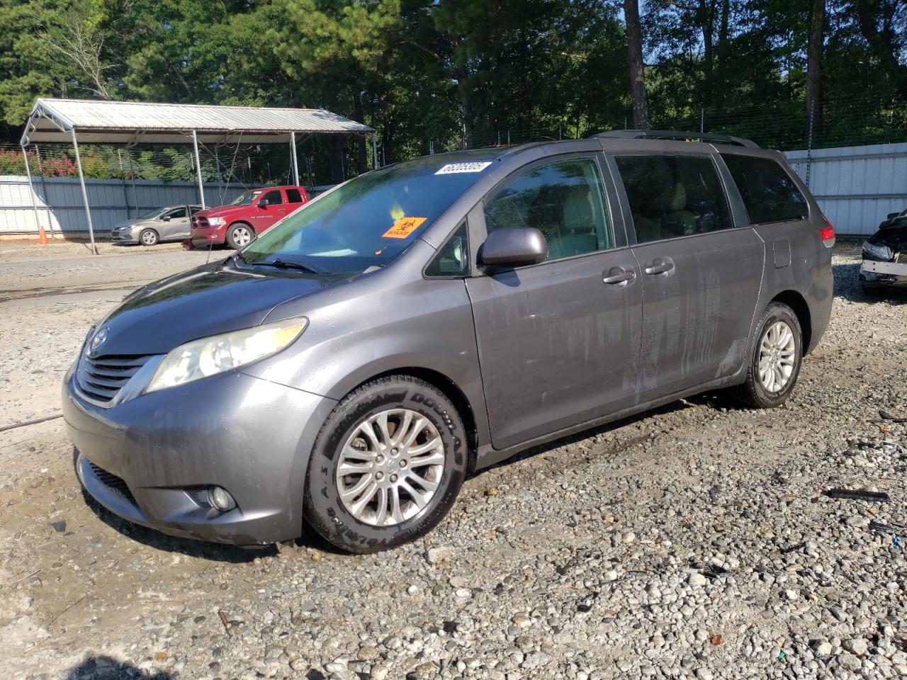 TOYOTA SIENNA XLE