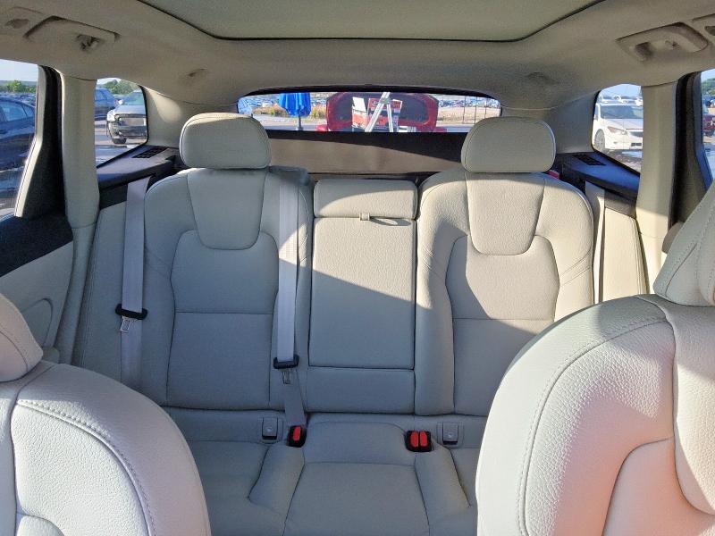 2022 VOLVO XC60 B5 MO YV4L12RK6N1039698