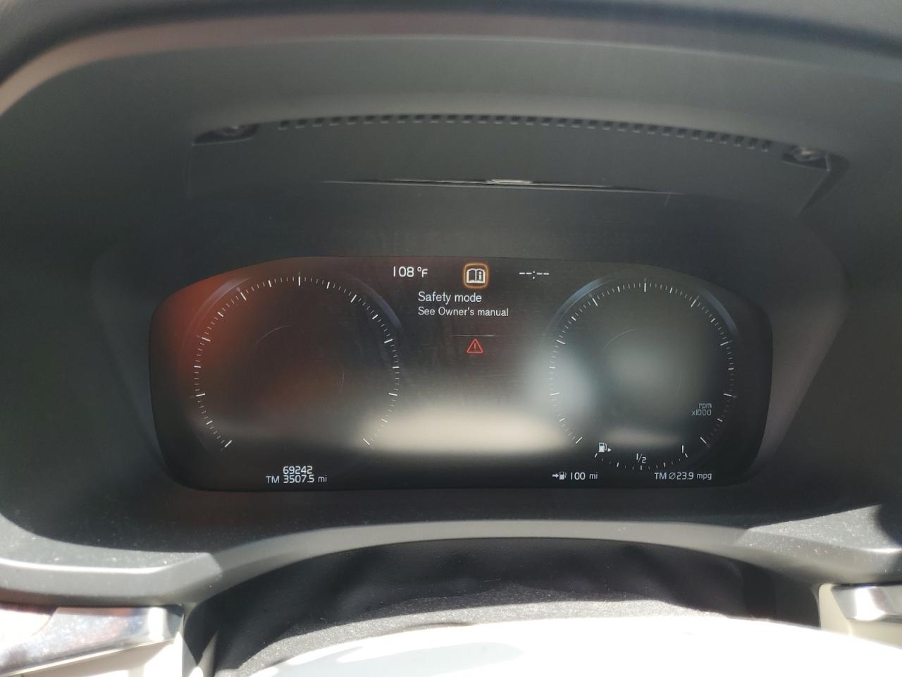 VOLVO S60 T5 MOMENTUM