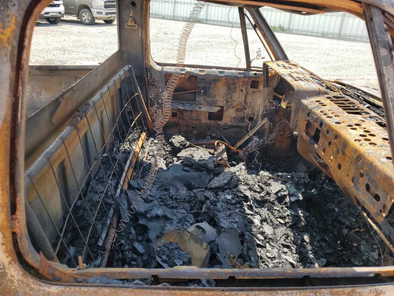 Lot #3206536848 1987 CHEVROLET V10