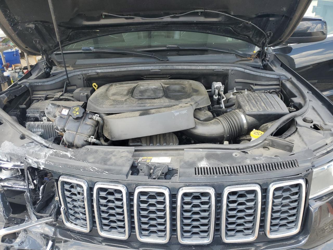 JEEP GRAND CHEROKEE LAREDO