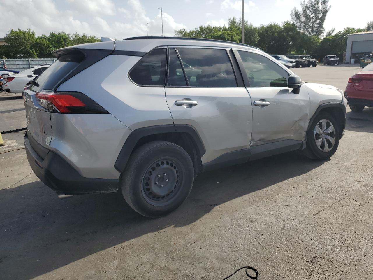 TOYOTA RAV4 LE