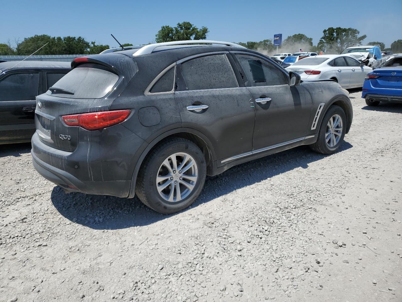 INFINITI QX70