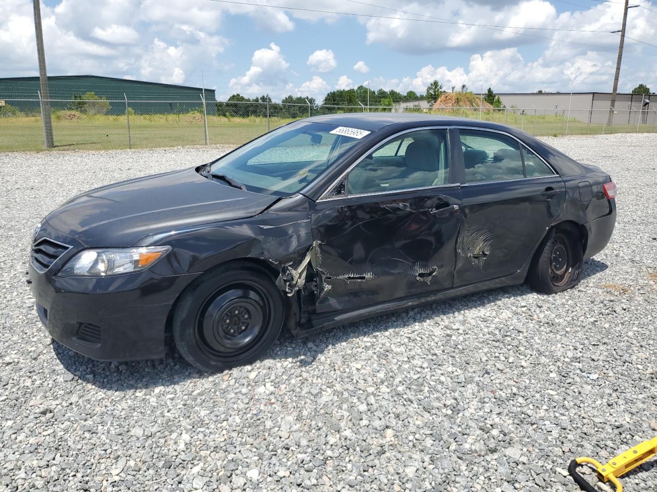 TOYOTA CAMRY BASE