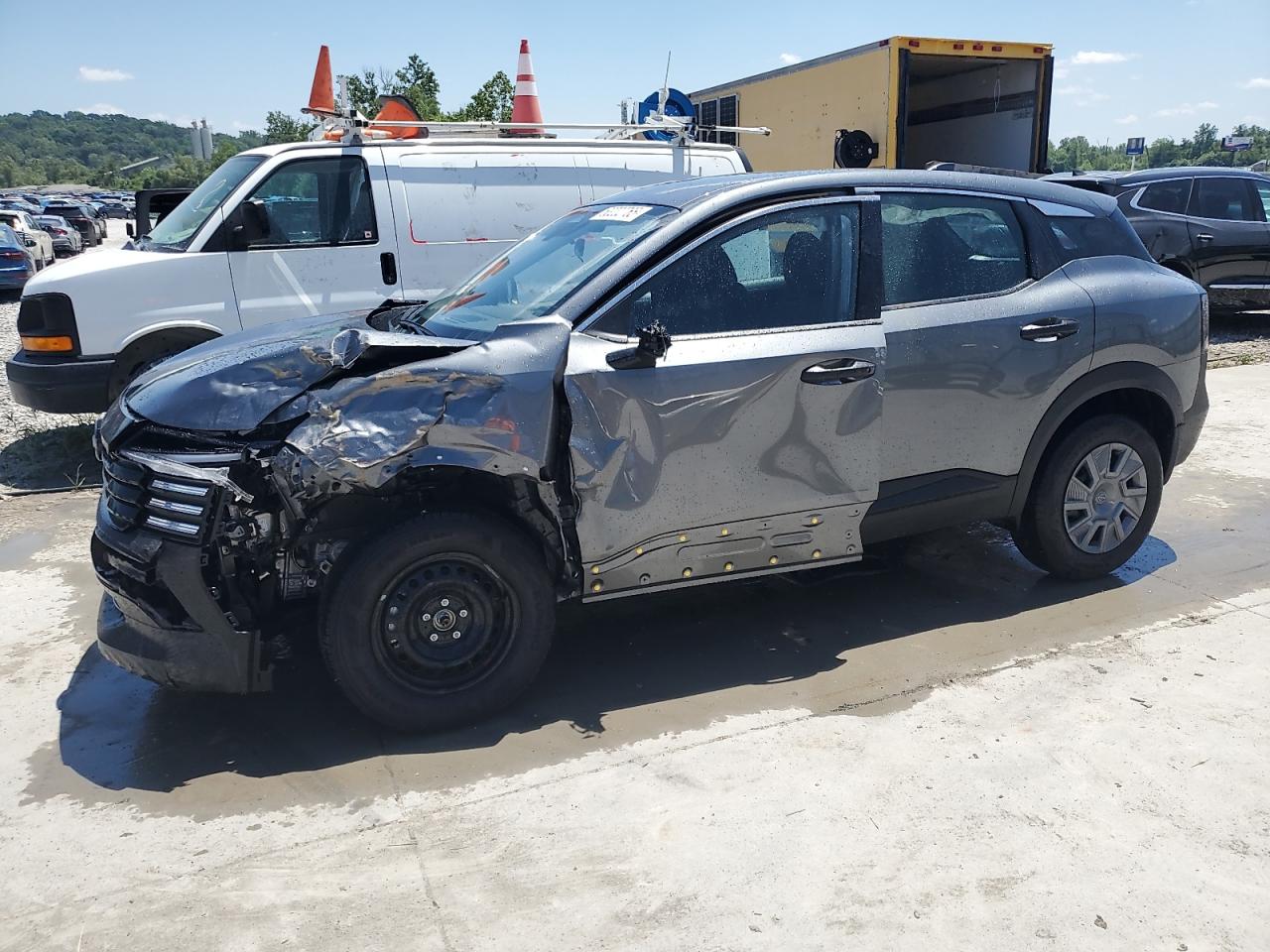NISSAN KICKS S