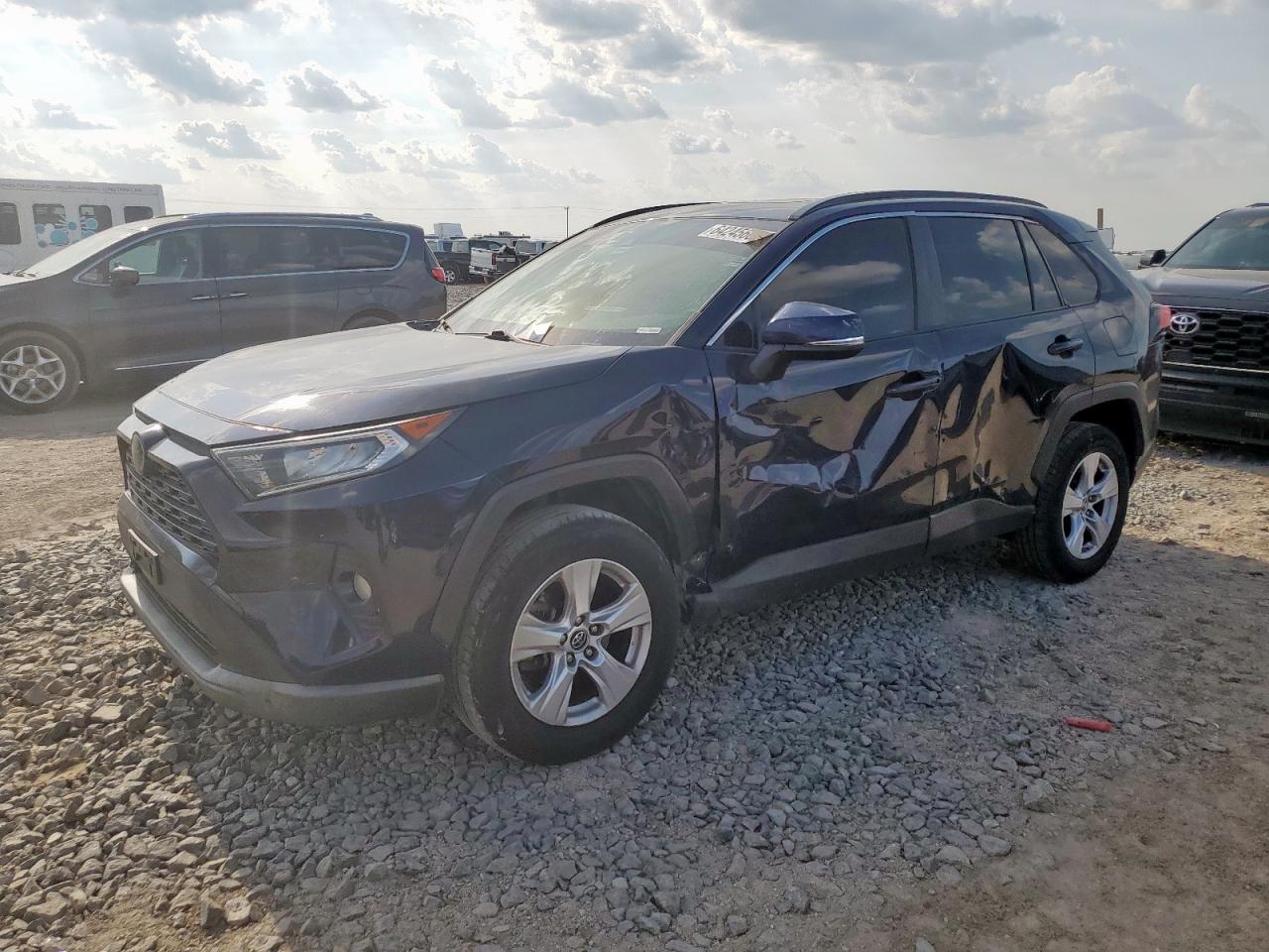 TOYOTA RAV4 XLE