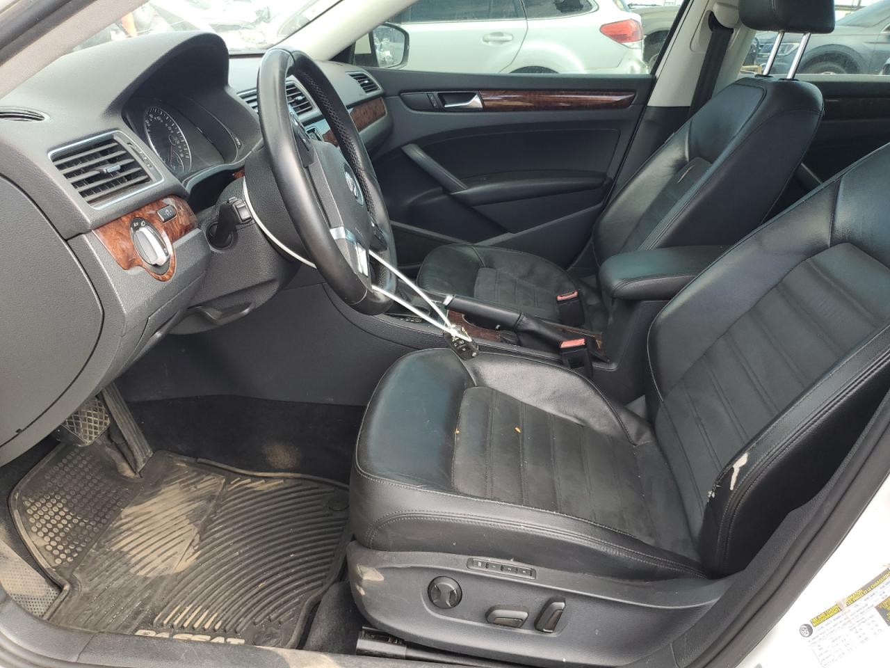 VOLKSWAGEN PASSAT SEL