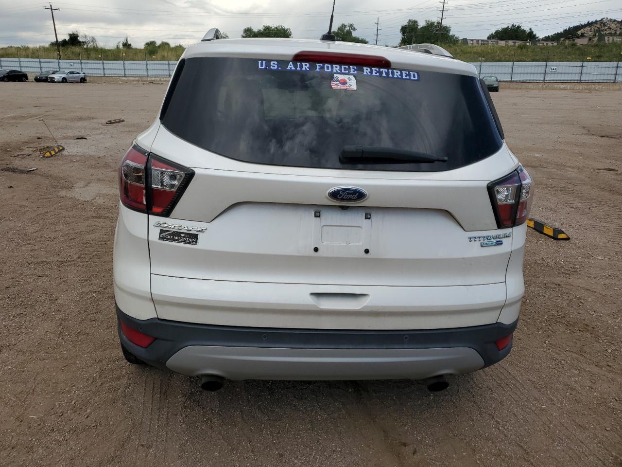 FORD ESCAPE TITANIUM