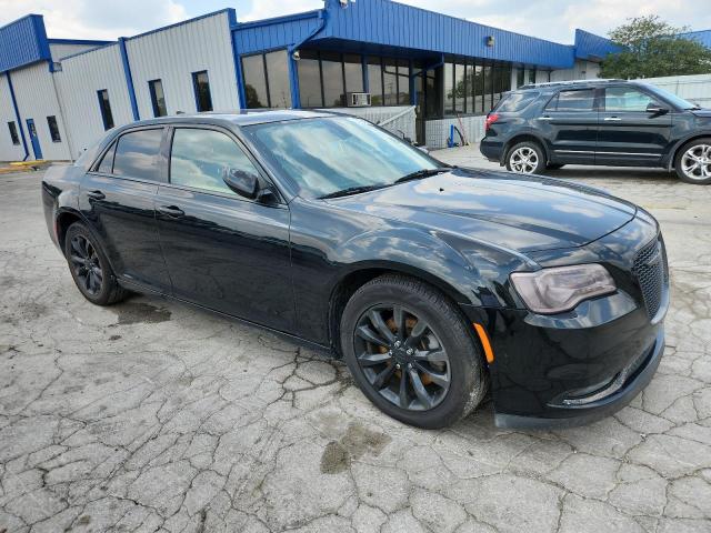 2016 CHRYSLER 300 LIMITED 2C3CCARG7GH344252