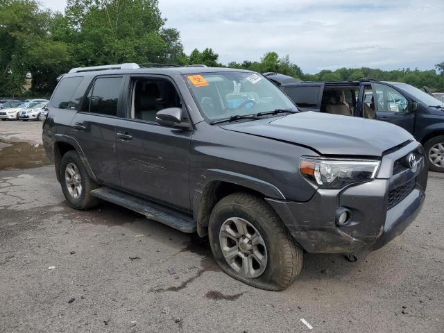 2018 TOYOTA 4RUNNER SR JTEBU5JR2J5587955