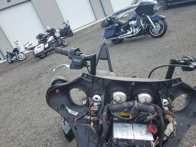2010 HARLEY-DAVIDSON FLHX 1HD1KB419AB640418