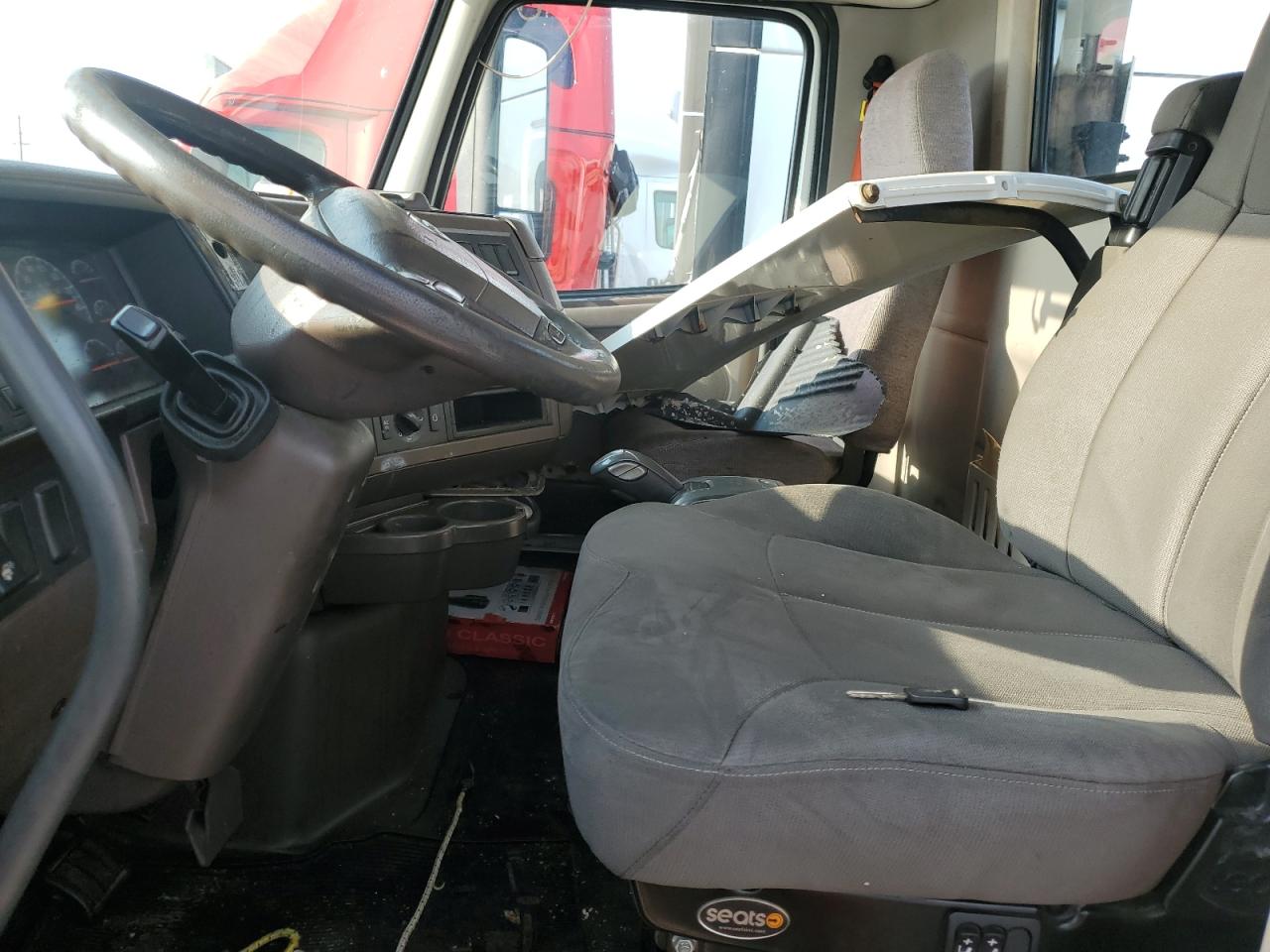 Lot #3296897894 2015 VOLVO VNL