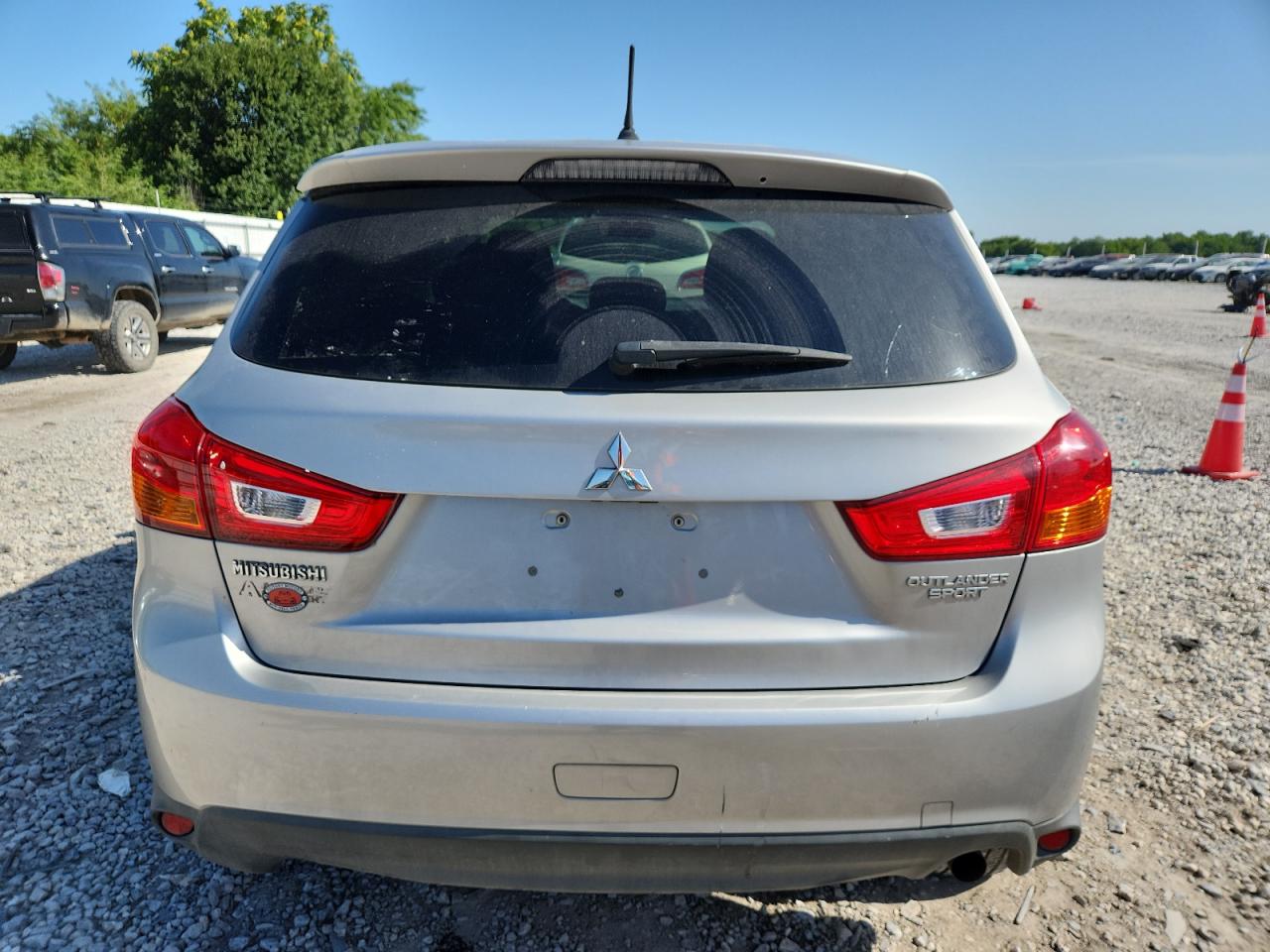 MITSUBISHI OUTLANDER ES