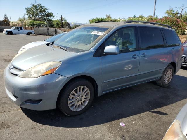 TOYOTA SIENNA XLE