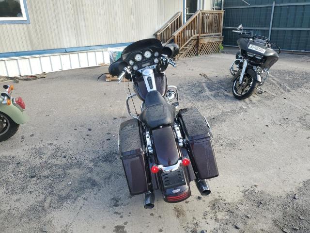 2011 HARLEY-DAVIDSON FLHX 1HD1KB418BB657762
