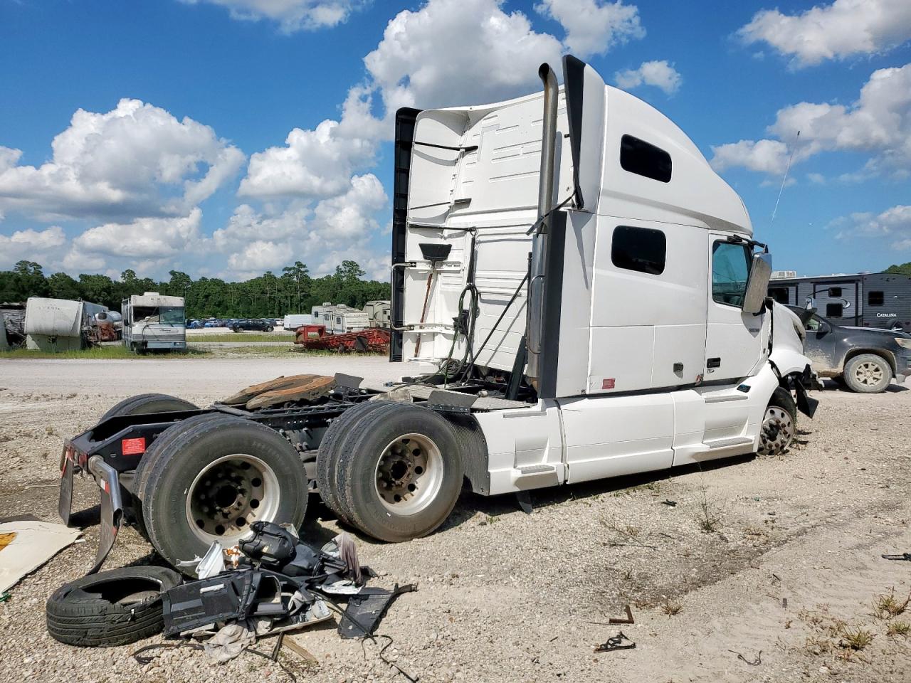 Lot #3273719367 2022 VOLVO VN VNL