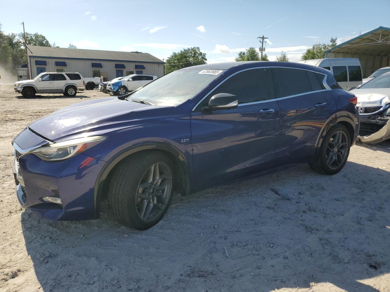 INFINITI QX30 BASE