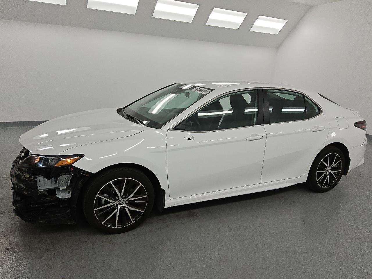 TOYOTA CAMRY SE NIGHT SHADE