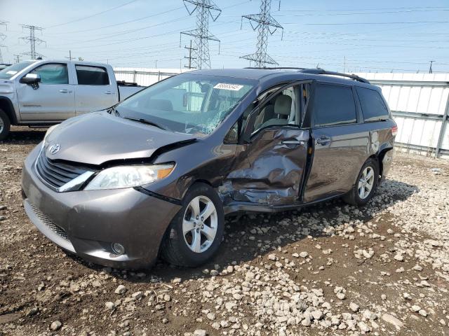TOYOTA SIENNA LE